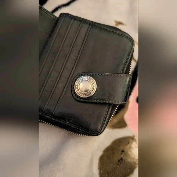 Vintage older style Coach wallet - Picture 3 of 7